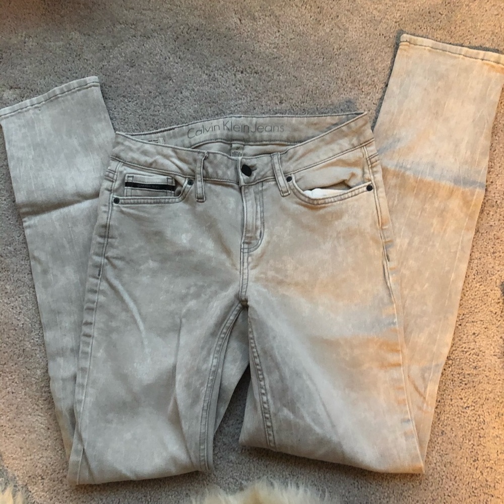 Calvin Klein Jeans-gray & white wash